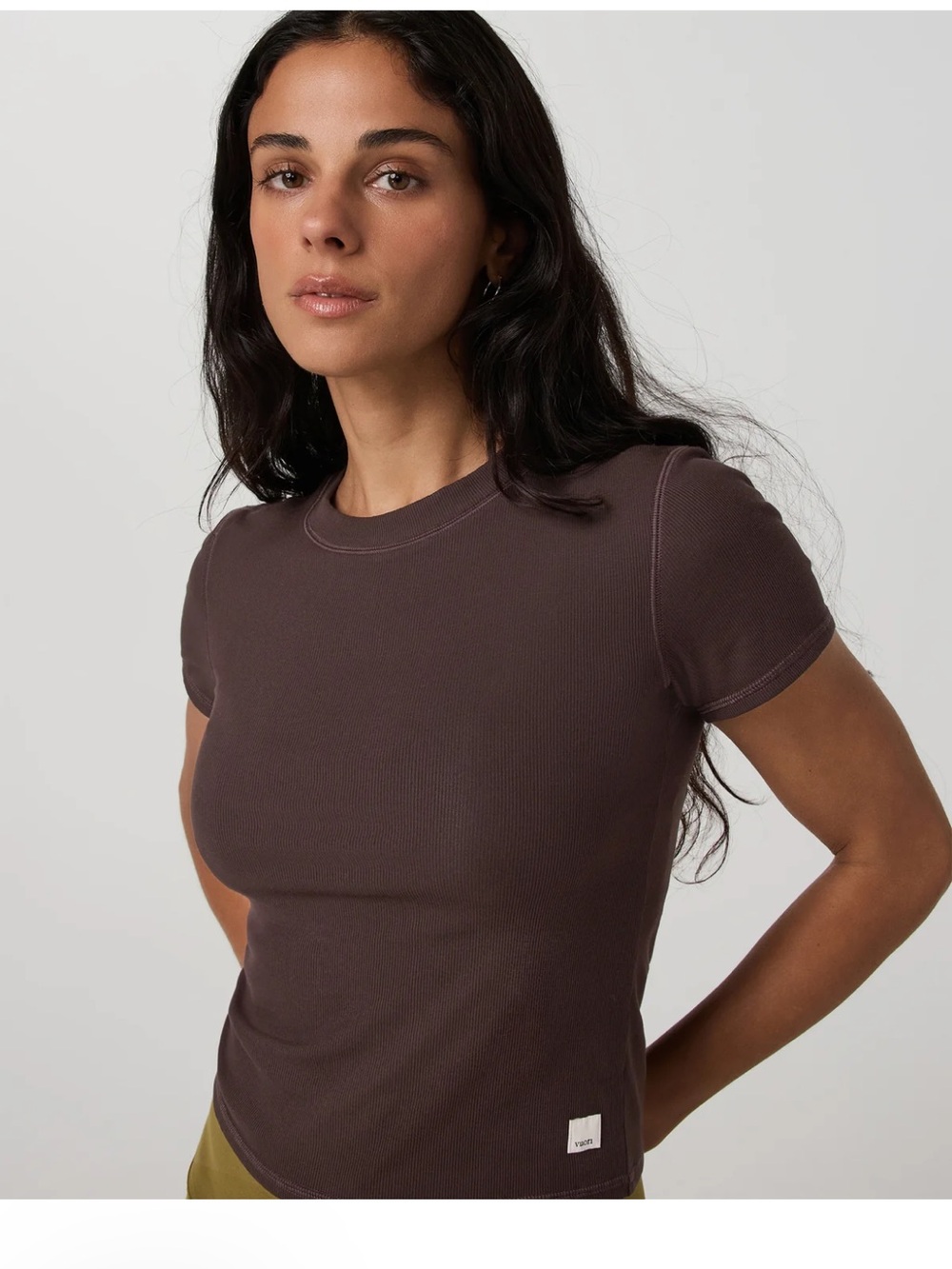 Vuori Pose Fitted Tee Ribbed Slightly Cropped Plum Color Women’s Size Medium